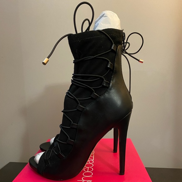 Brand new Black lace up peep-toe heels size 8 - Picture 3 of 4